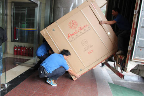 隆德钢琴贵重工艺品无忧运